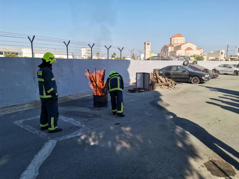 Έτσι εκπαιδεύονται οι Δόκιμοι Πυροσβέστες (ΦΩΤΟ)