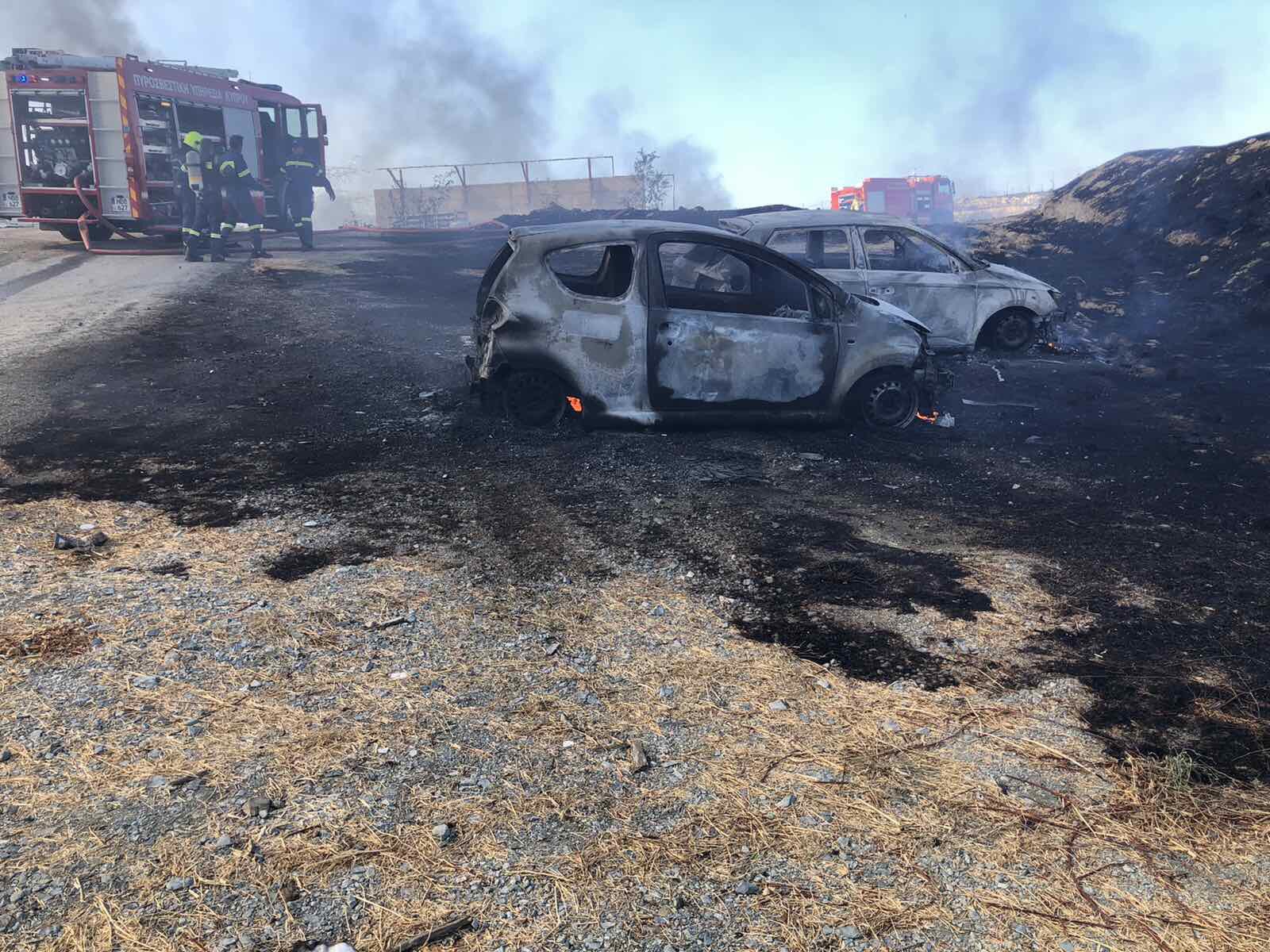 Εκτεταμένες ζημιές σε οχήματα άφησε πίσω της η πυρκαγιά στο Τσέρι (ΦΩΤΟ)