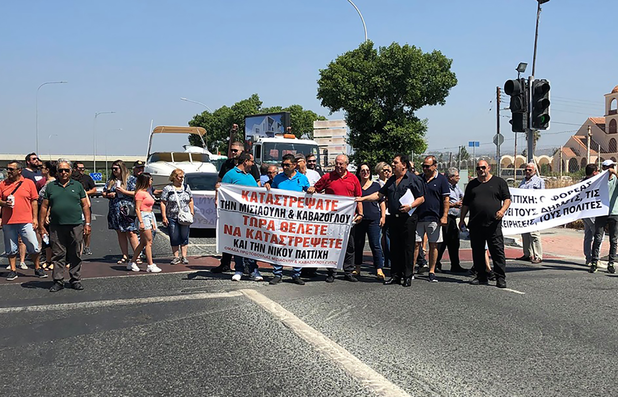 Οδός Νίκου Παττίχη: Δεν δέχονται λύση που θα περιλαμβάνει νησίδα