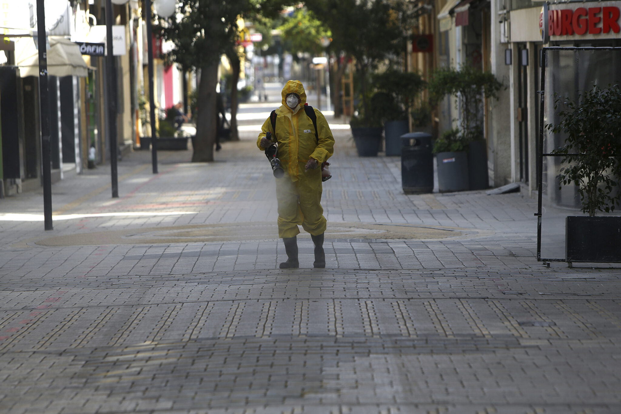 Δρ. Κολιού: Αν και πιο χαμηλός παραμένει τριψήφιος ο σημερινός αριθμός (ΒΙΝΤΕΟ)