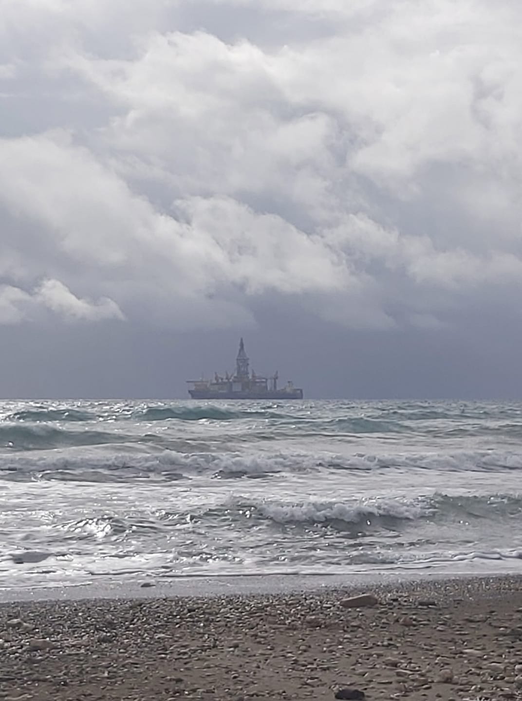 Φέρνει ισχυρούς ανέμους και σφοδρή θαλασσοταραχή η καταιγίδα "Νεφέλη" (ΒΙΝΤΕΟ)