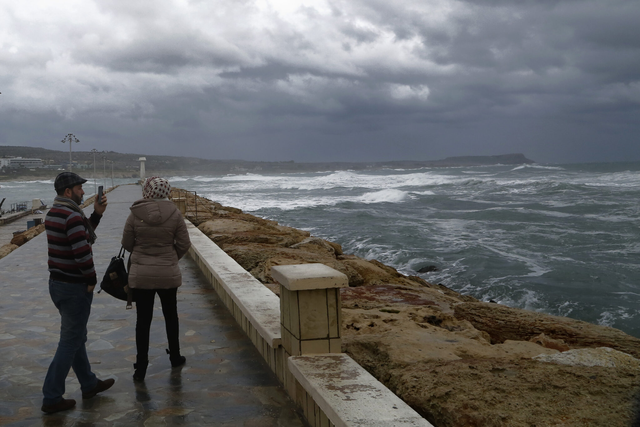 "Παγώνει" η Κύπρος απόψε το βράδυ – Αναμένονται βροχές, καταιγίδες και χιόνια