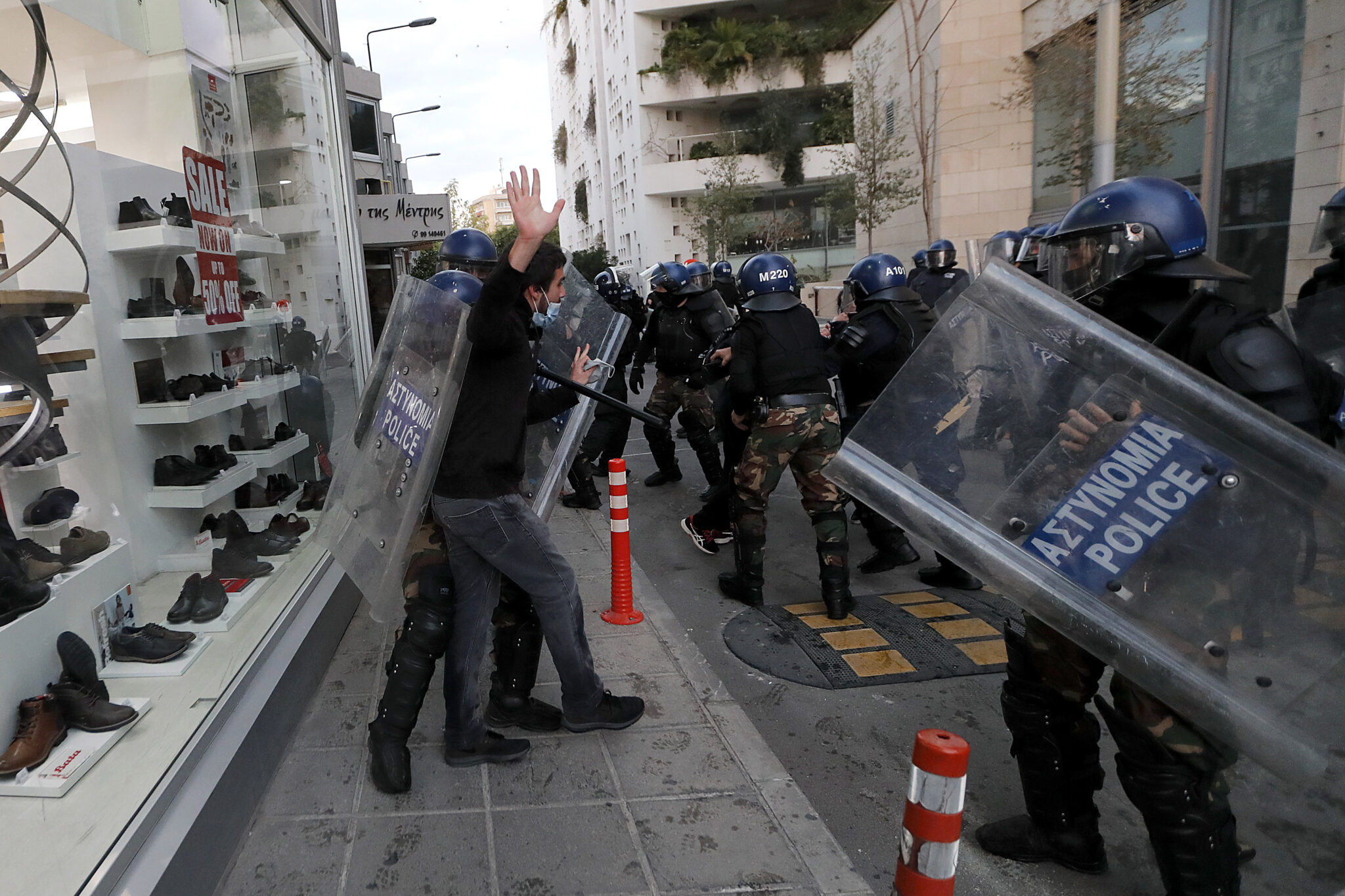 Μετά τα επεισόδια, ετοιμάζουν νέα πορεία διαμαρτυρίας οι διαδηλωτές