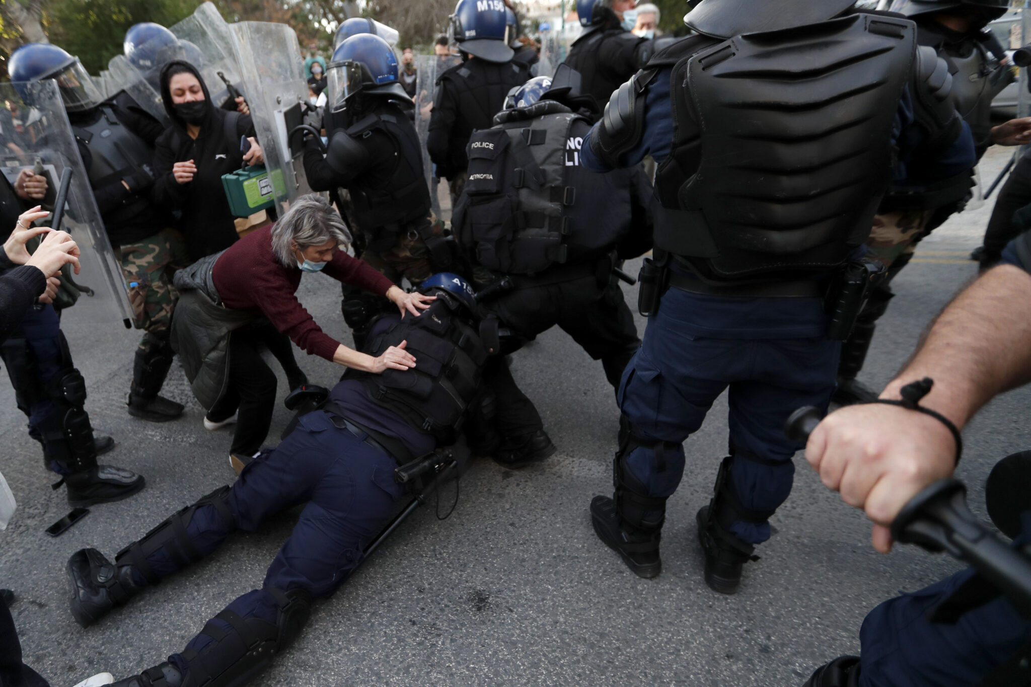 Ο ρόλος της Αστυνομίας και ο τρόπος που έδρασε σε παρόμοιες συγκεντρώσεις (VID)