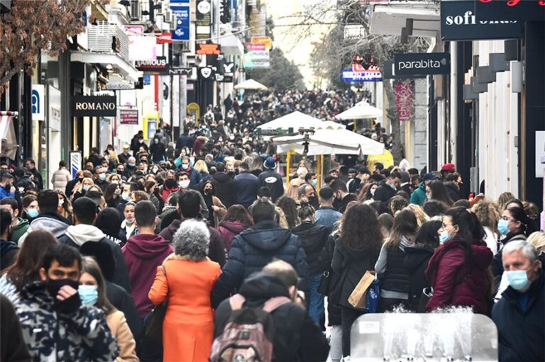 Ένα βήμα πριν το ολικό lockdown η Αττική