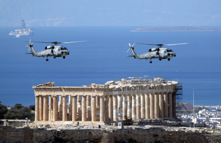 Η ιστορική παρέλαση για τα 200 χρόνια από την Επανάσταση σε δέκα φωτογραφίες