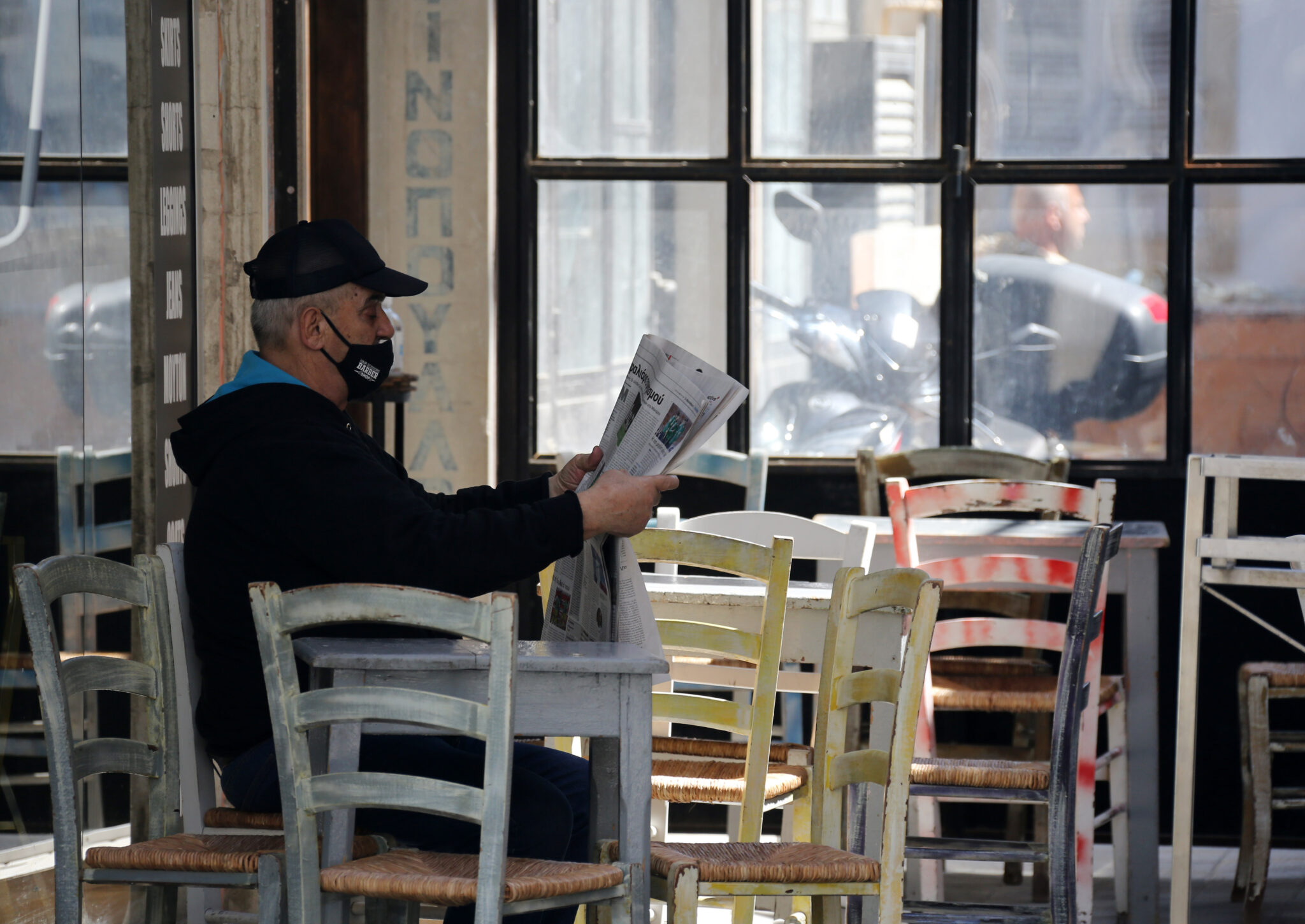 Φωνές για το πρωτόκολλο: "Να ρίξουμε και τον τοίχο κάτω για να δουλέψουμε;"