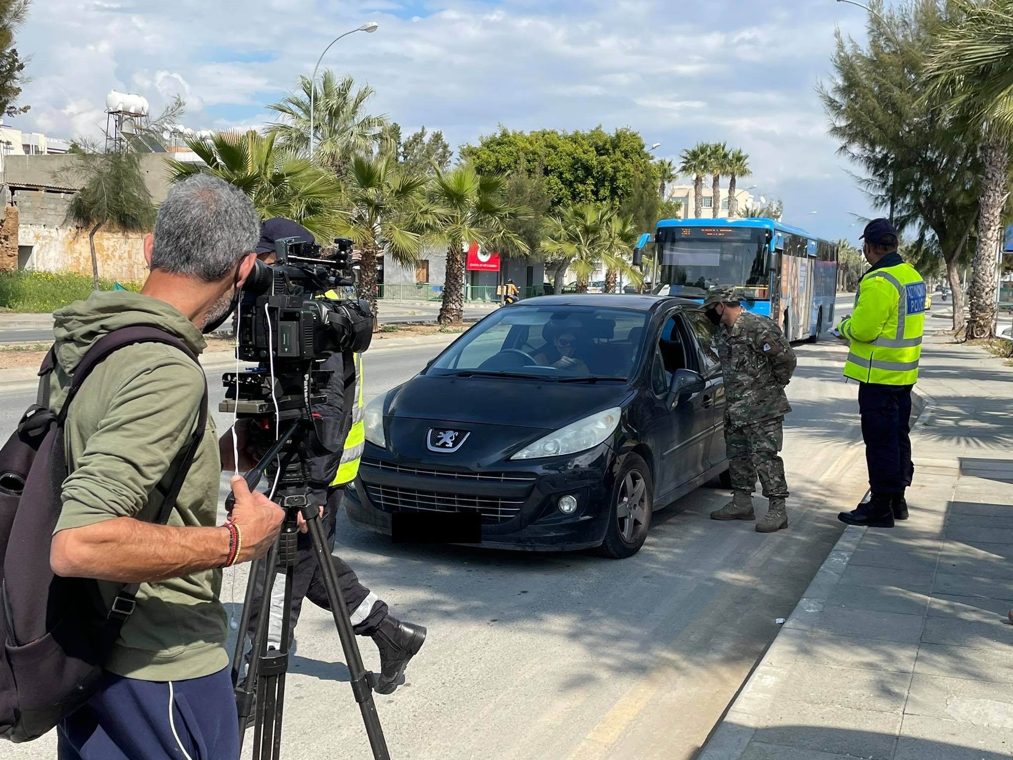 ΦΩΤΟ: Αστυνομικοί, τελωνειακοί και μέλη της ΕΦ επί ποδός ενόψει Τσικνοπέμπτης