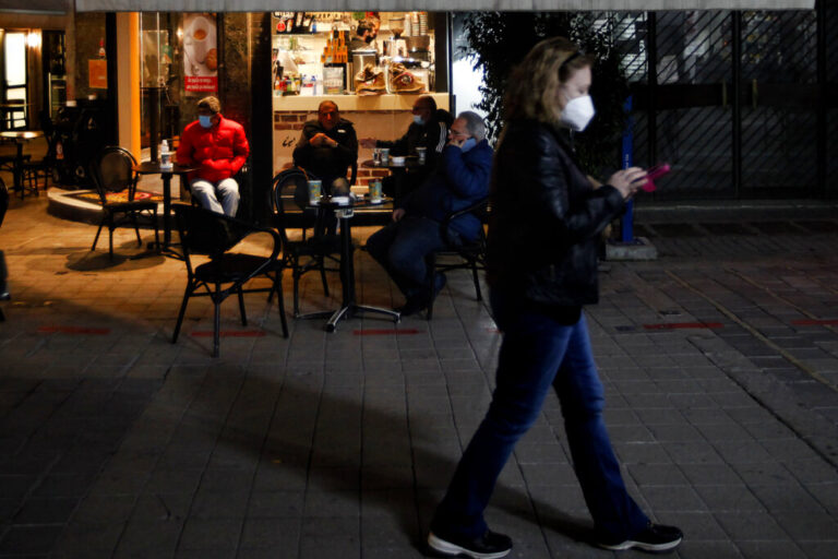 Βλέπουν ξανά τα μέτρα ενόψει Πάσχα, παρακινδυνευμένες οι χαλαρώσεις (ΒΙΝΤΕΟ)