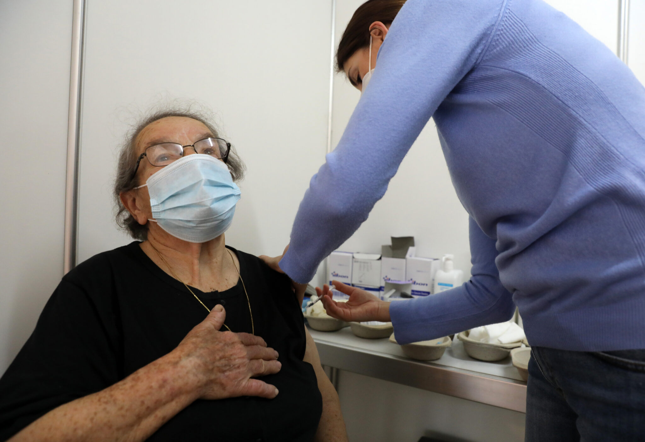 Λήγει η προθεσμία υποβολής αιτήσεων για κατ' οίκον εμβολιασμούς