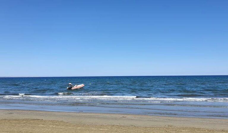 Γυναίκα κινδύνευσε να πνιγεί στην παραλία Μακένζι