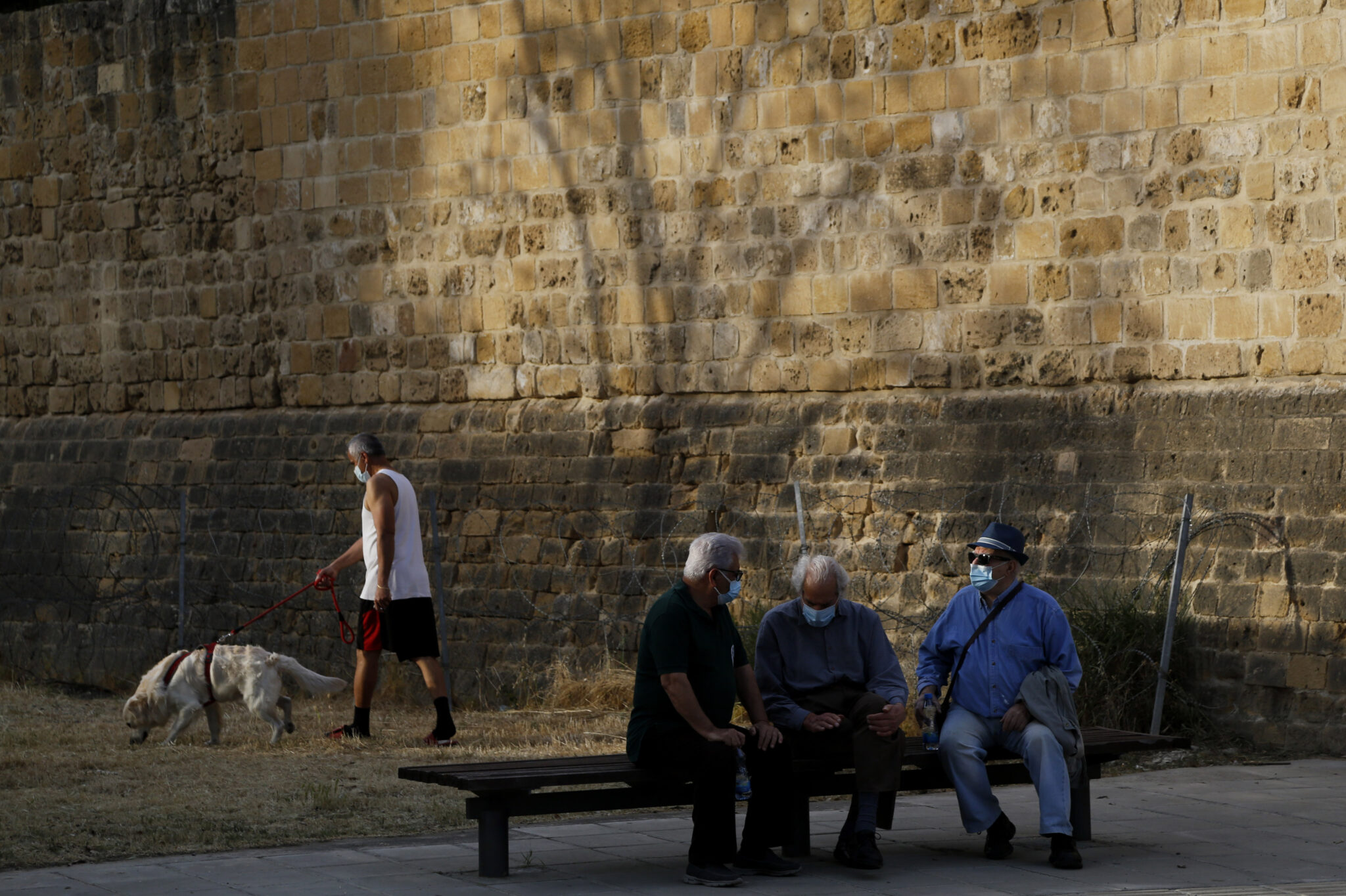 Καμπανάκι για το 4ο κύμα: Αργούν οι εμβολιασμοί, συζητήσεις για κίνητρα