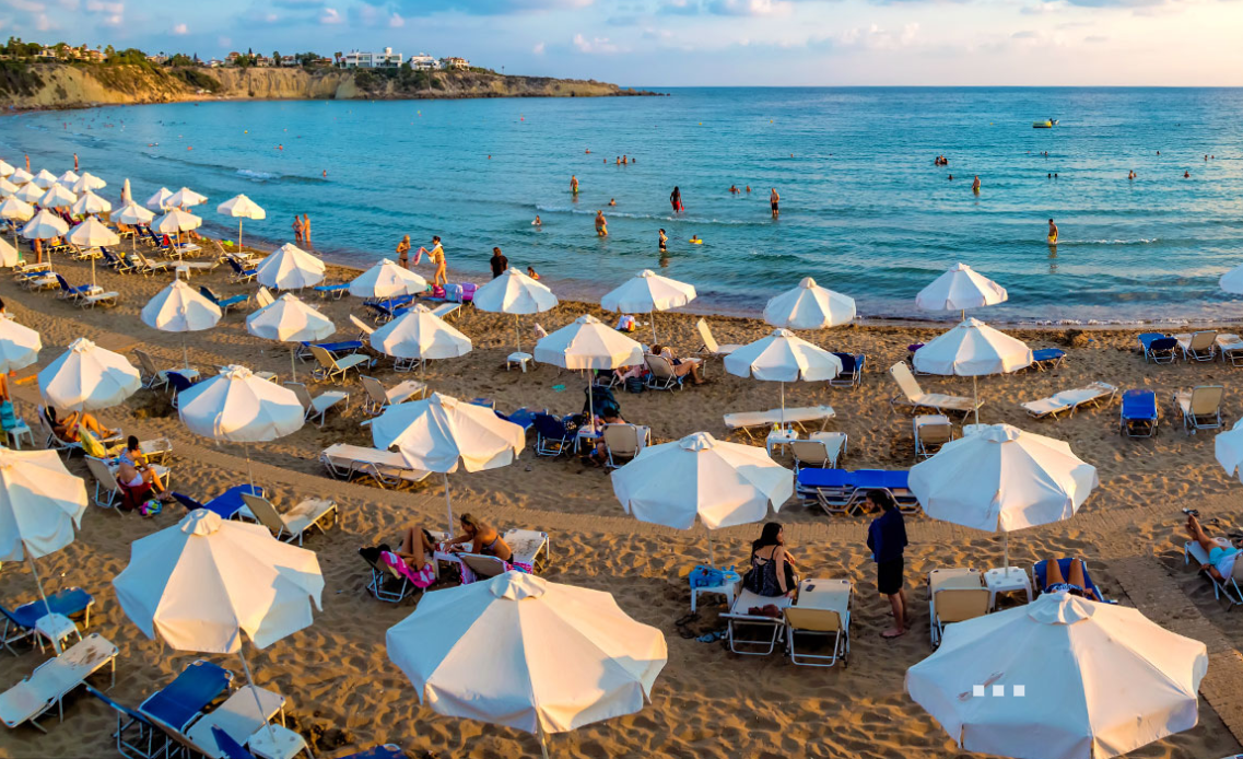 Δύσκολα τα πράγματα για τον τουρισμό, φόβοι ότι χάνεται και ο Αύγουστος (ΒΙΝΤΕΟ)