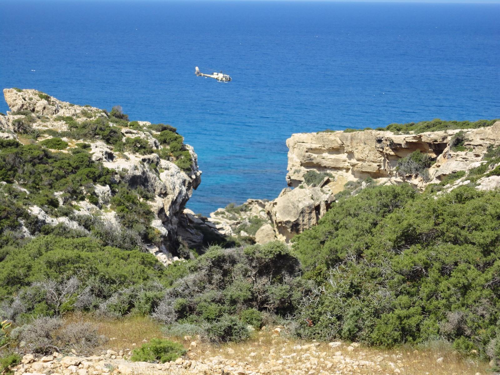 Όχημα τύπου buggy κατέληξε στη θάλασσα, στο νοσοκομείο δυο πρόσωπα