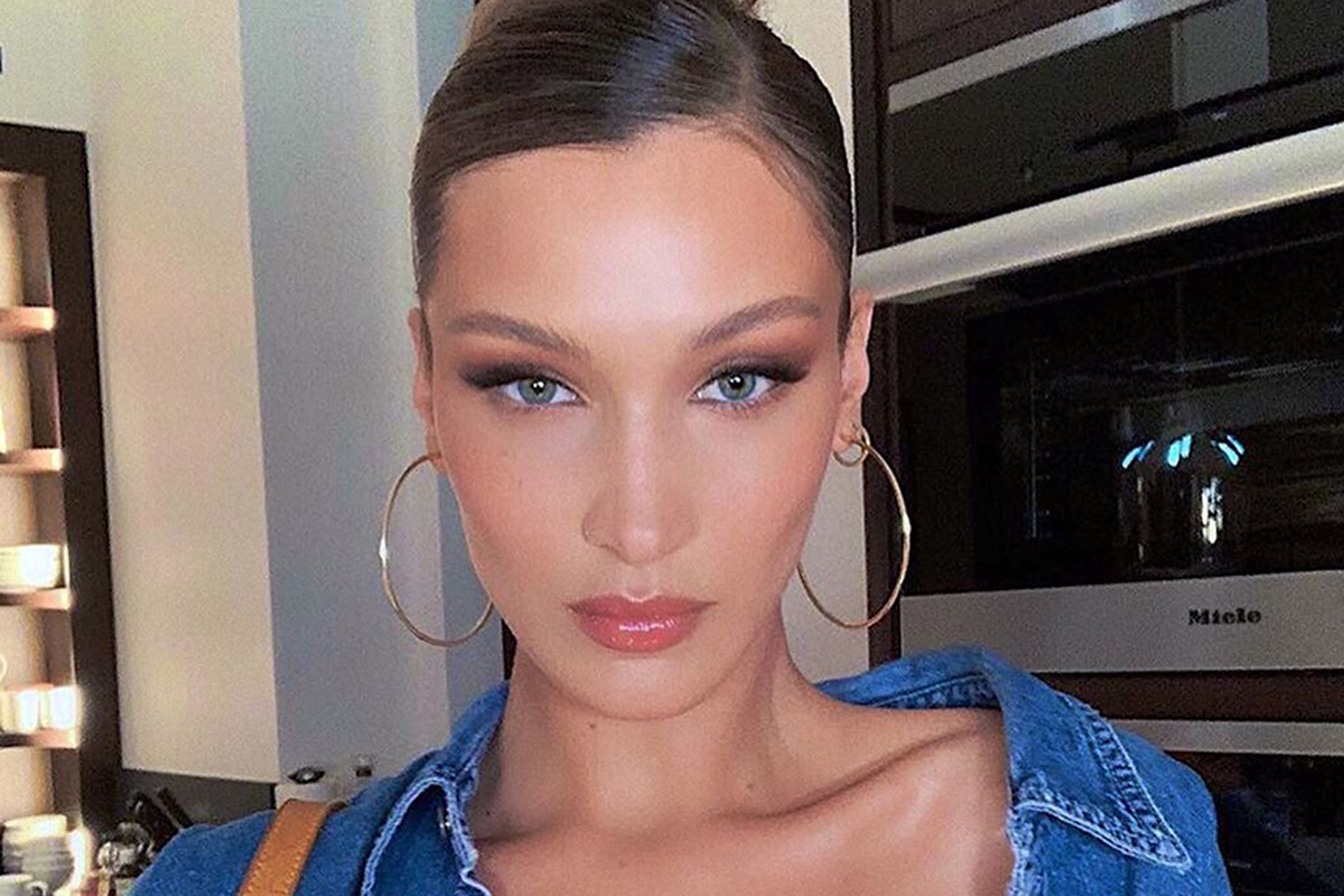 Τα μηνύματα στήριξης της Bella Hadid για τις φωτιές στην Ελλάδα (ΦΩΤΟ)