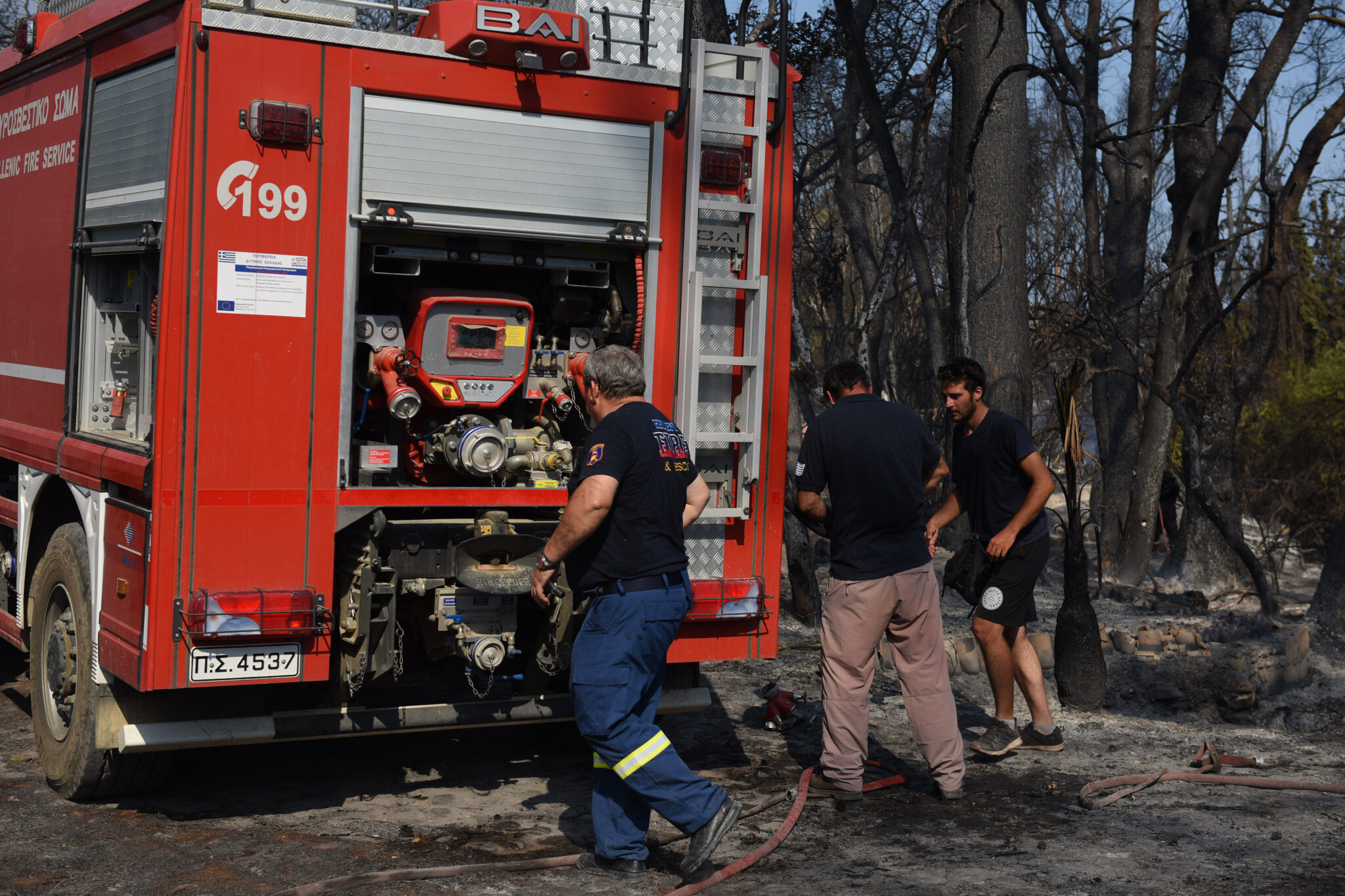 Χωρίς ηλεκτρικό ρεύμα μεγάλο μέρος της Ρόδου εξαιτίας πυρκαγιάς