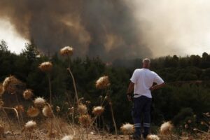 "Θα θρηνήσουμε θύματα" προειδοποιούν εθελοντές πυροσβέστες (ΒΙΝΤΕΟ)