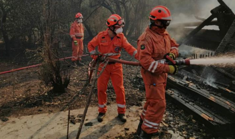 Για 8 μέρες μάχονταν με τη "χειρότερη πυρκαγιά" που κλήθηκαν να αντιμετωπίσουν