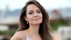 Κατηγορίες σε βάρος της Angelina Jolie: "Χρησιμοποιεί τα παιδιά για δημοσιότητα"