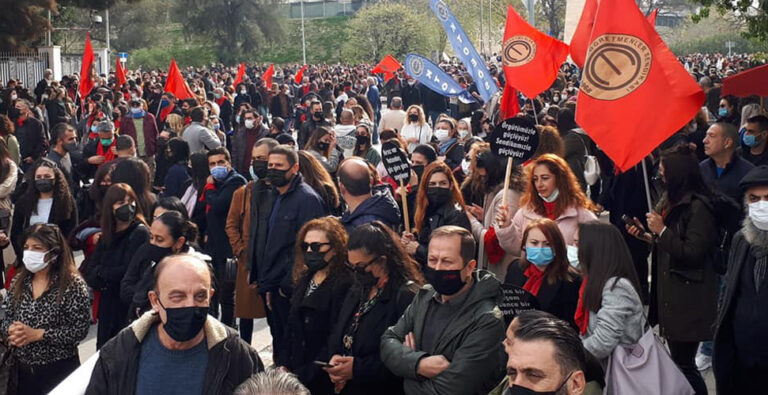 "Όχι σε φτώχεια και αυξήσεις" φώναξαν χιλιάδες διαμαρτυρόμενοι στα κατεχόμενα