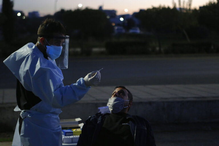 Εντοπίστηκαν 80 κρούσματα σε σχολεία, νέα περιστατικά και σε οίκους ευγηρίας