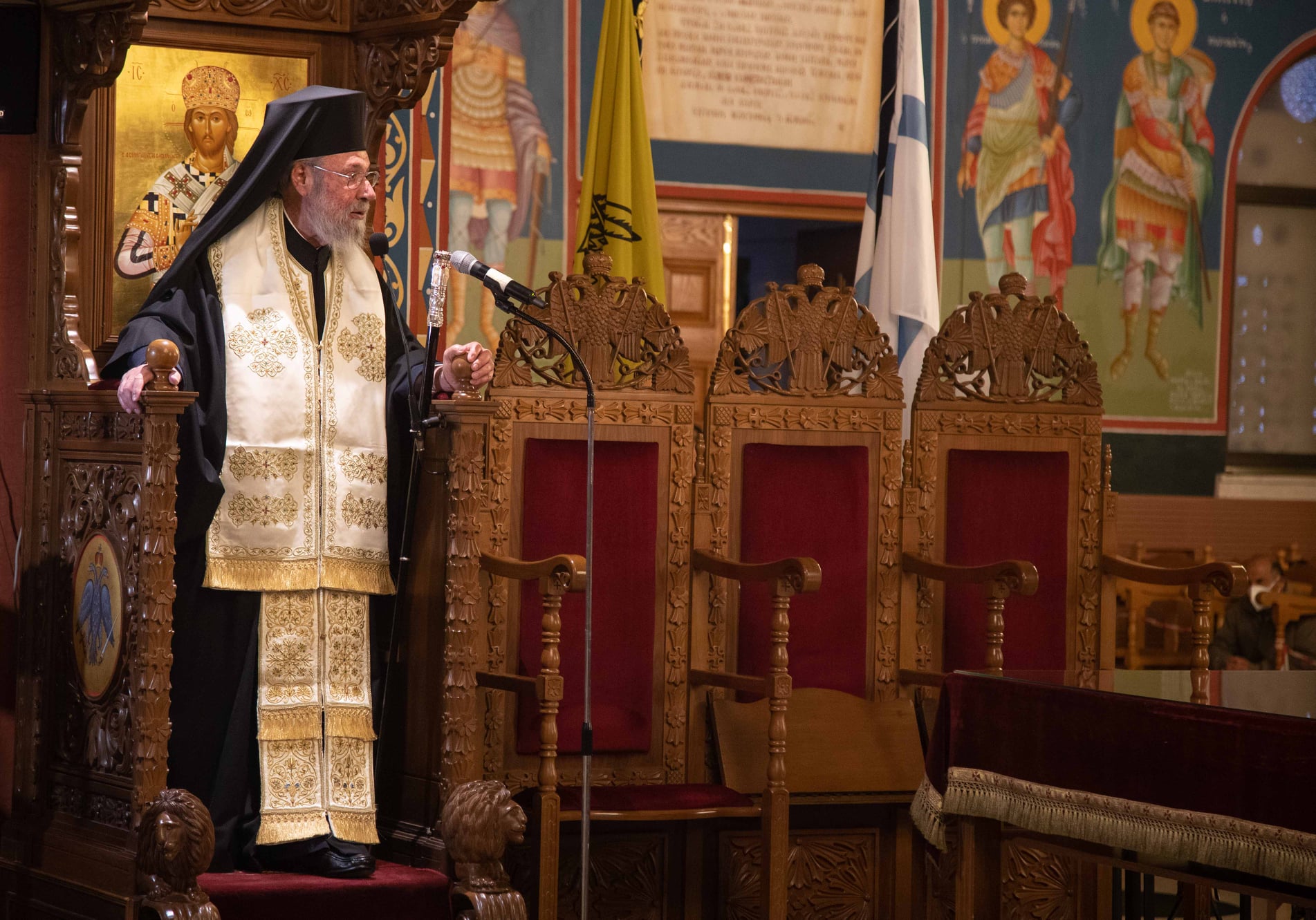 Αρχιεπίσκοπος:Έτσι έθεσε σε "εκκλησιαστική καραντίνα" τους ανεμβολίαστους ιερείς