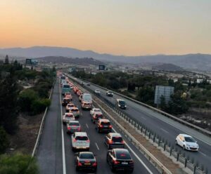 Σύγκρουση οχημάτων στον αυτοκινητόδρομο κοντά στα Πολεμίδια