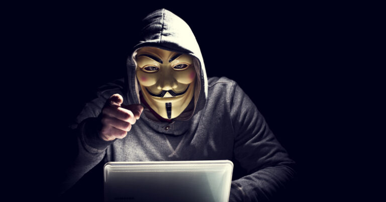 Οι Anonymous κήρυξαν «κυβερνοπόλεμο» στη Ρωσία μετά την εισβολή στην Ουκρανία