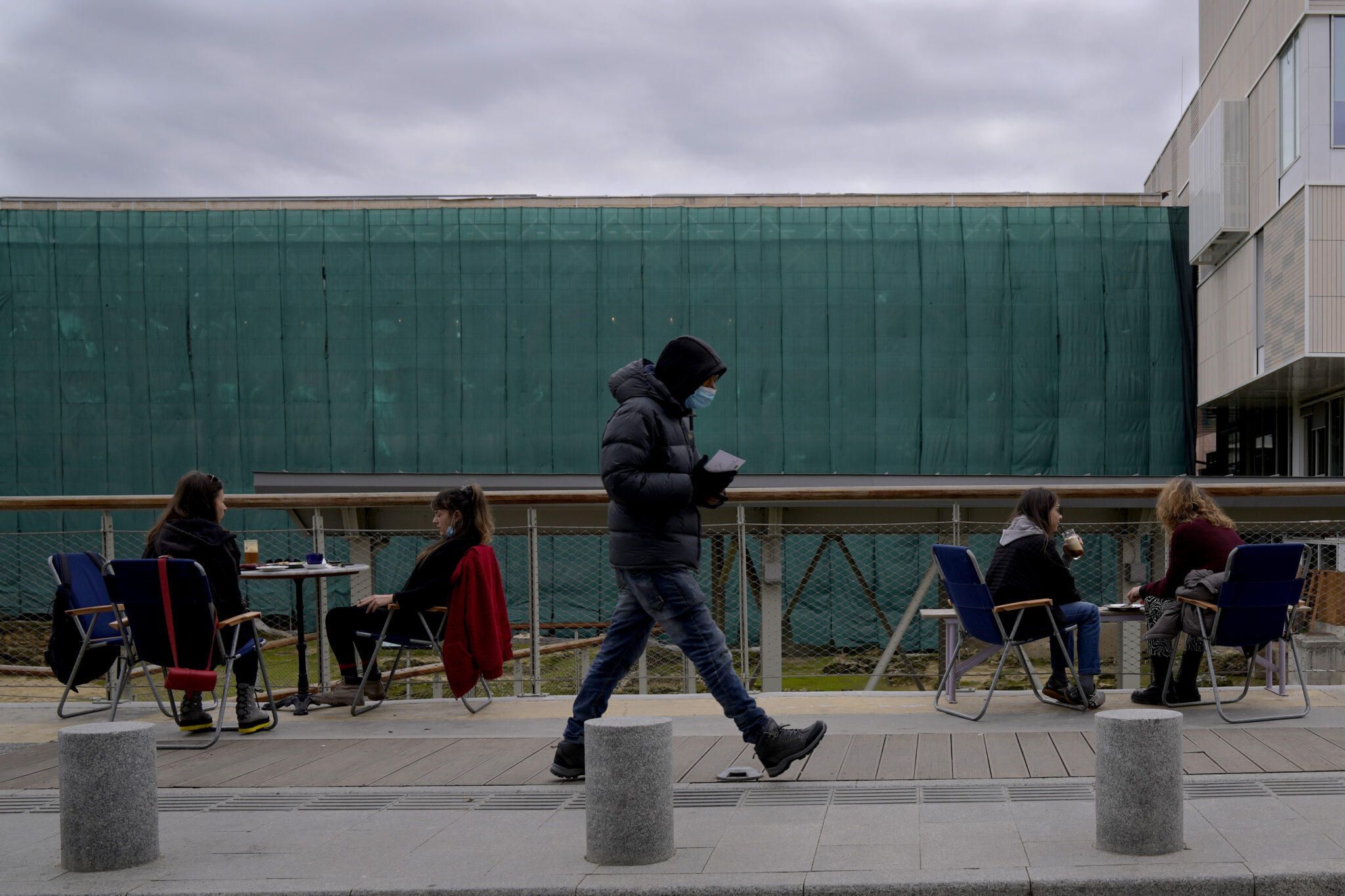 Βήμα πρώτο για κανονικότητα: Τέλος στο διαχωρισμό εμβολιασμένων κι ανεμβολίαστων