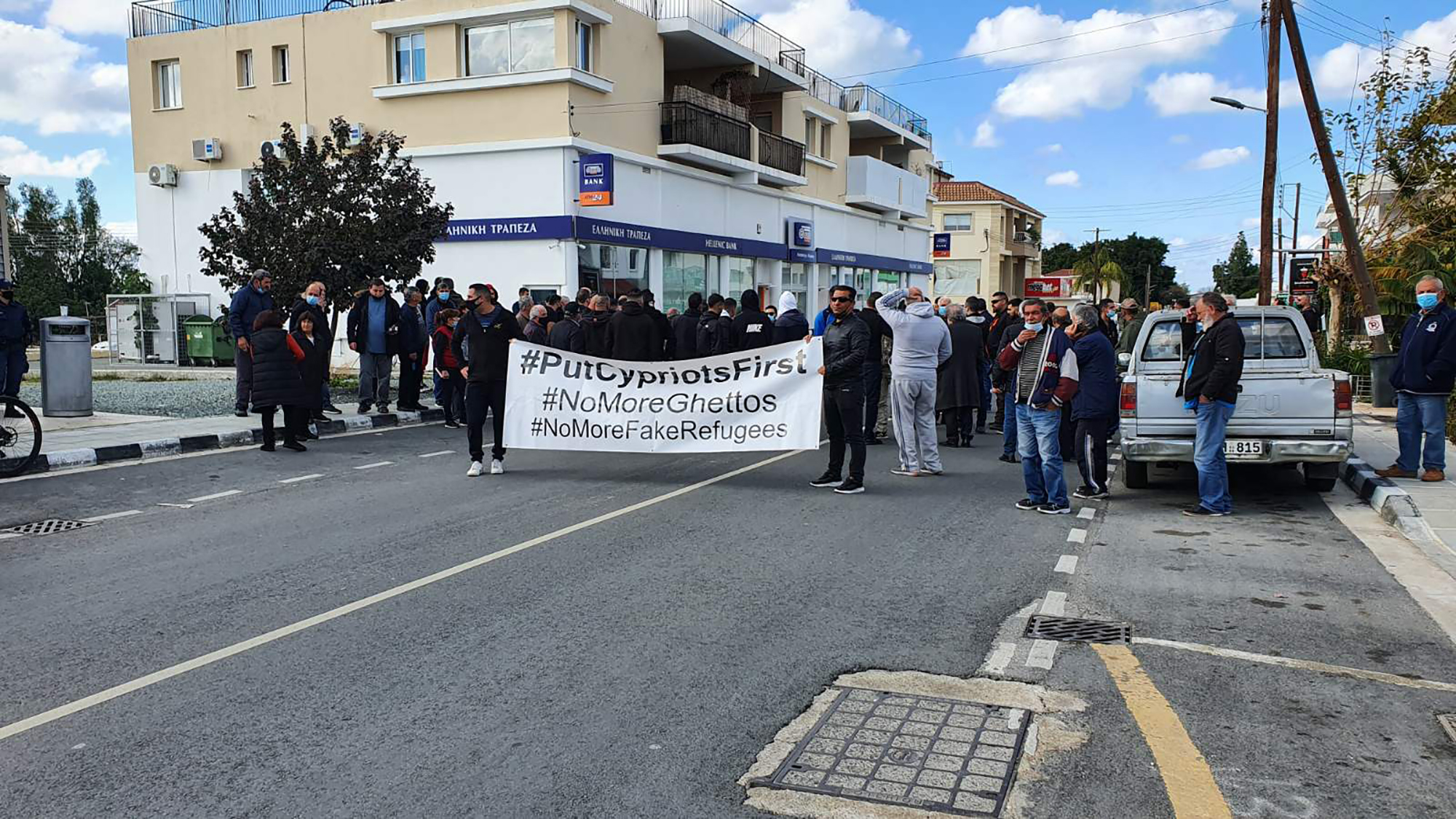 Oριστικό το λουκέτο στην πολυκατοικία της Χλώρακας όπου διέμεναν μετανάστες