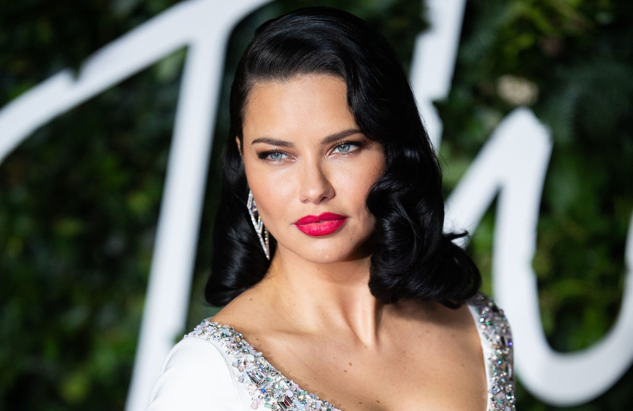 Adriana Lima: Ανακοίνωσε το φύλο του μωρού