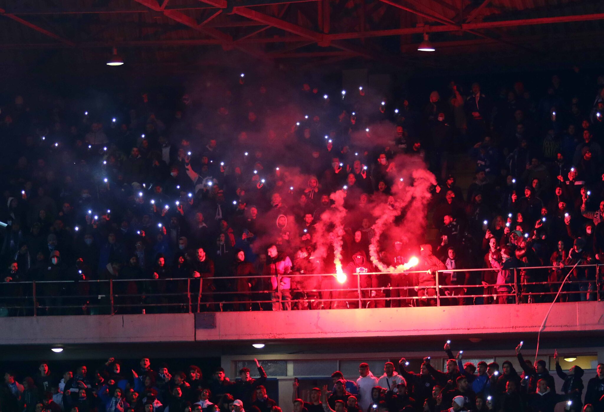 Στο Κολόσσι οι οργανωμένοι του Απόλλωνα, «ντόπες» στους ποδοσφαιριστές