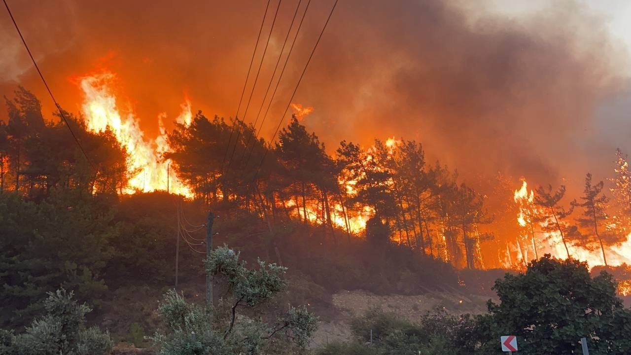 Τουλάχιστον 19 τραυματίες από φωτιές στη νοτιοδυτική Τουρκία