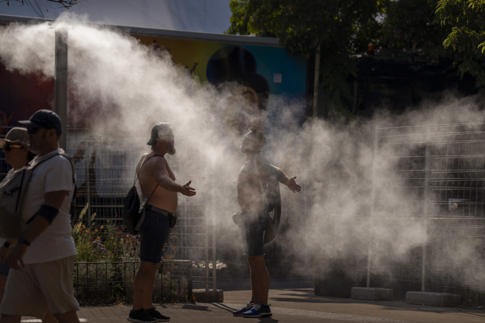 Νέο ρεκόρ καύσωνα στη Βρετανία, σε υψηλό επίπεδο συναγερμού η Γαλλία