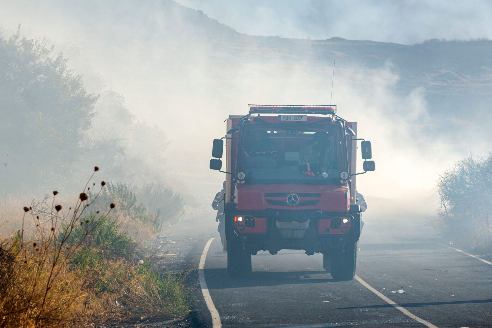 Γιγαντιαία επιχείρηση για τελική κατάσβεση της πυρκαγιάς στην Άλασσα