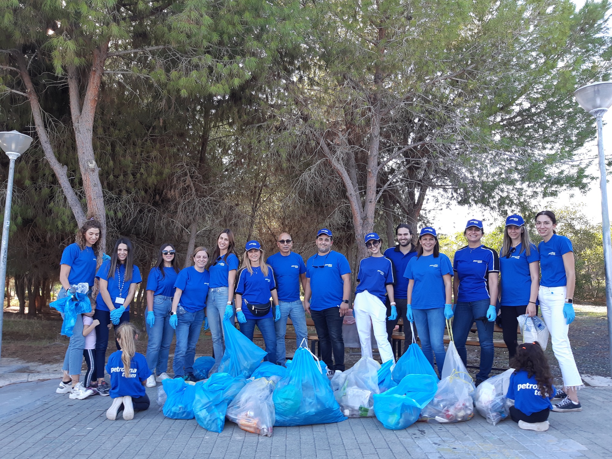 Η Πετρολίνα διαχρονικός χορηγός της εκστρατείας  Let’s do it Cyprus!