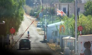 Για πέντε κιλά χαλλούμια συνέλαβαν παράνομα 68χρονο Ελληνοκύπριο στα Στροβίλια