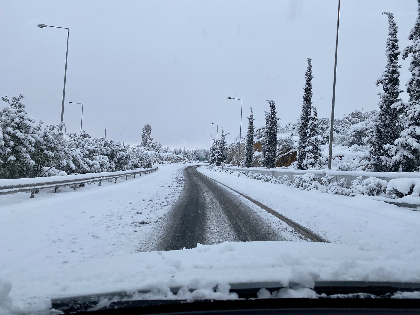 Συμβουλές για οδήγηση σε χιόνι και πάγο – Τι ισχύει για τις αλυσίδες