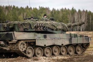 Στο Κίεβο τα πρώτα τέσσερα Leopard 2 από την Πολωνία