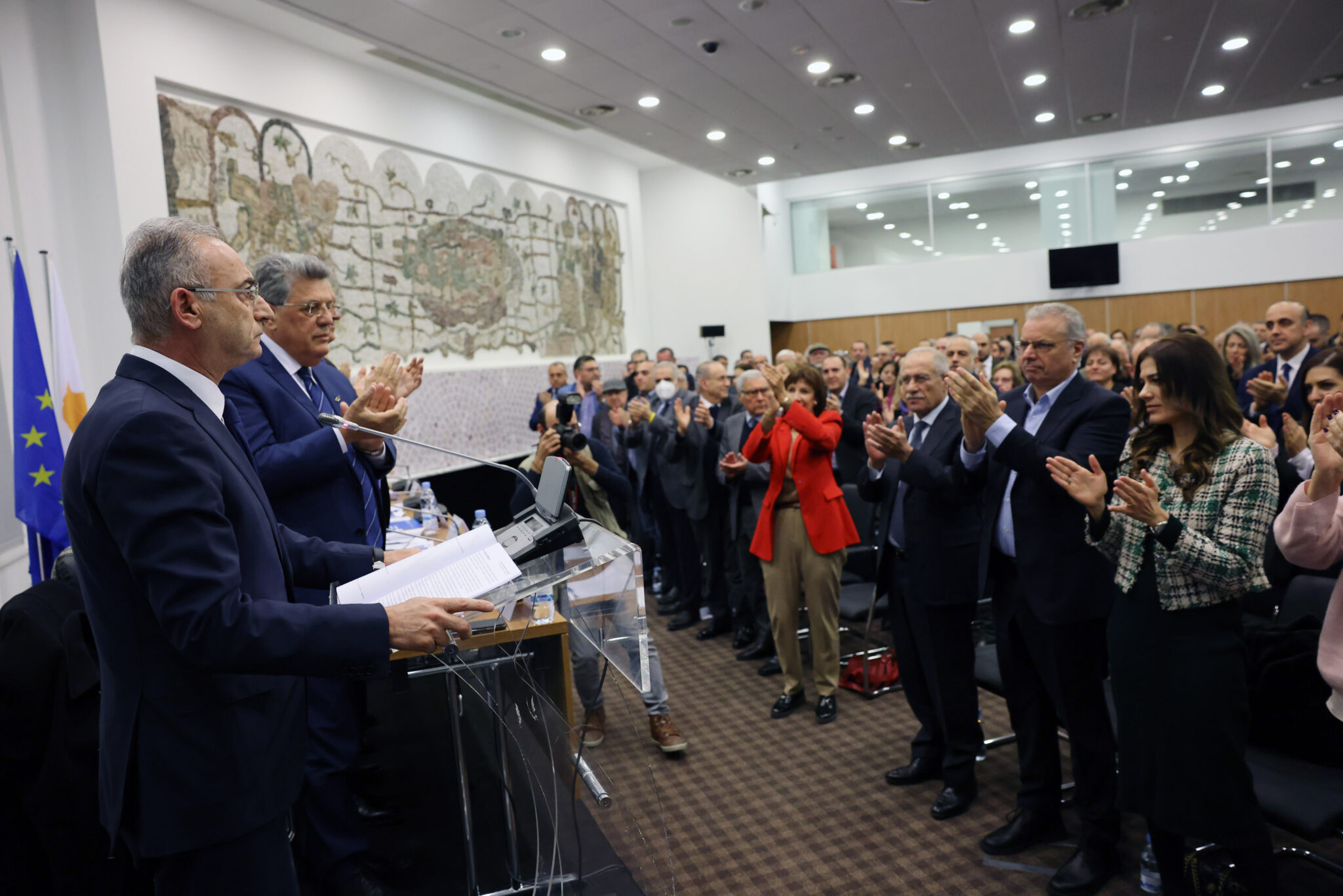 Το χρονικό της θυελλώδους συνεδρίασης