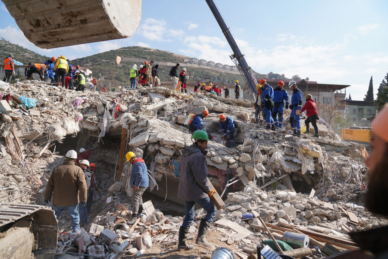 Ένας νεκρός και τέσσερις τραυματίες από νέο σεισμό 5,2 Ρίχτερ στην Τουρκία