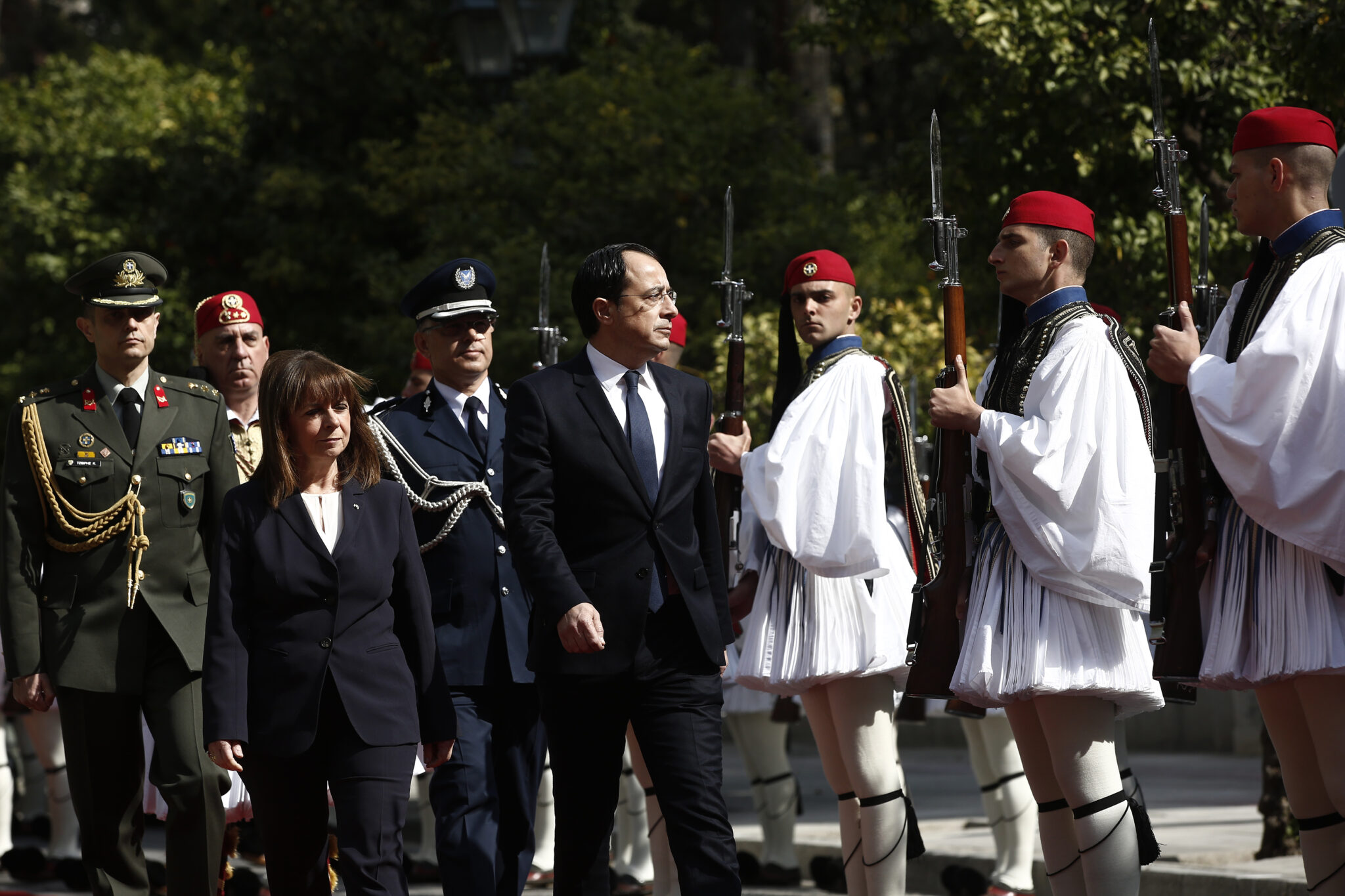 Με άγημα ευζώνων η επίσημη υποδοχή Χριστοδουλίδη στην Αθήνα