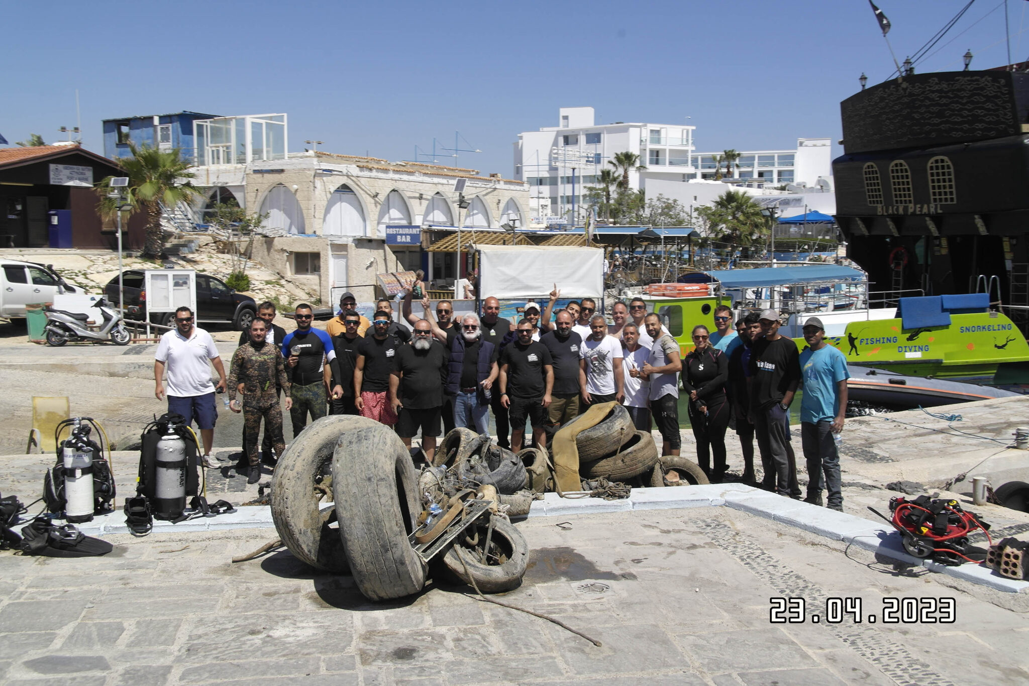 Καθάρισαν το αλιευτικό καταφύγιο της Αγίας Νάπας