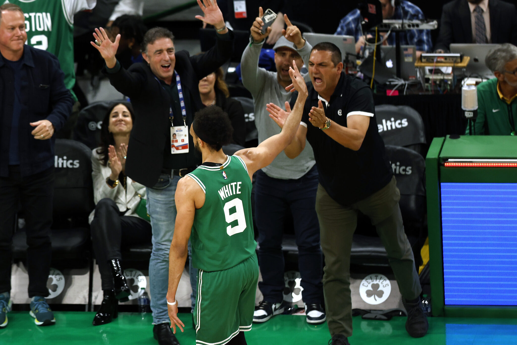 Οι Σέλτικς έκαναν το 3-3 με τρελό buzzer beater, σε ένα σπουδαίο ματς στο Μαϊάμι