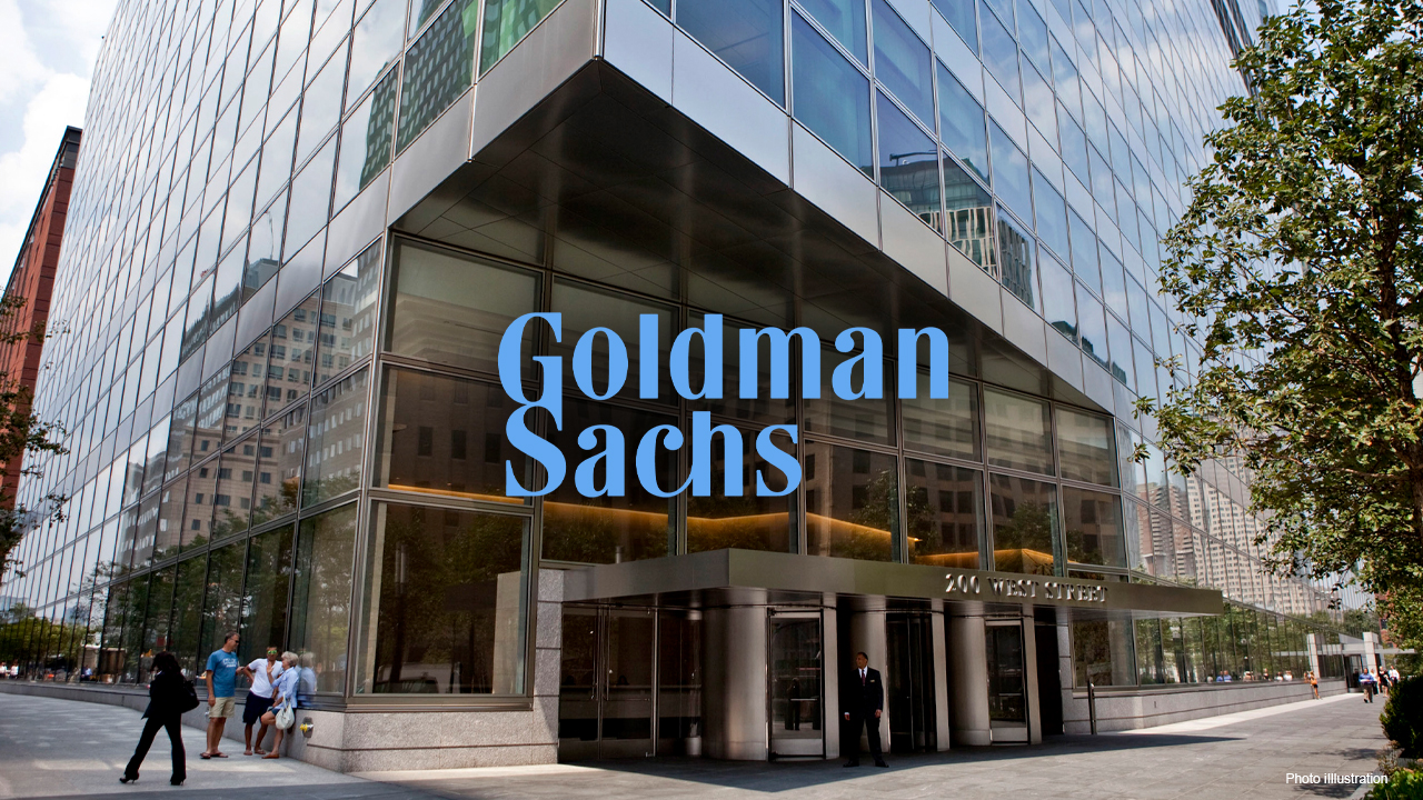 Goldman Sachs: H Ελλάδα ένα βήμα από την ανάκτηση της επενδυτικής βαθμίδας