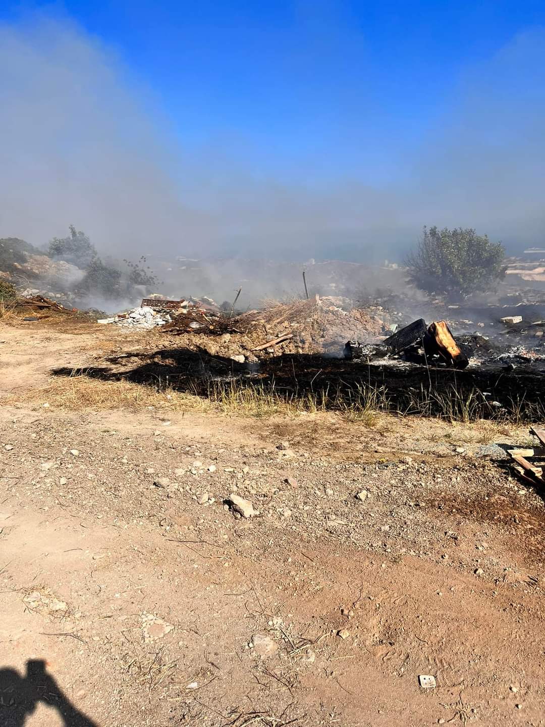 Υπό έλεγχο η πυρκαγιά στην επαρχία Λεμεσού, διερευνούν τα αίτια οι Αρχές (ΦΩΤΟ)