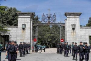 Αρχίζει η εκταφή 128 θυμάτων του Εμφυλίου από το μαυσωλείο του Φράνκο