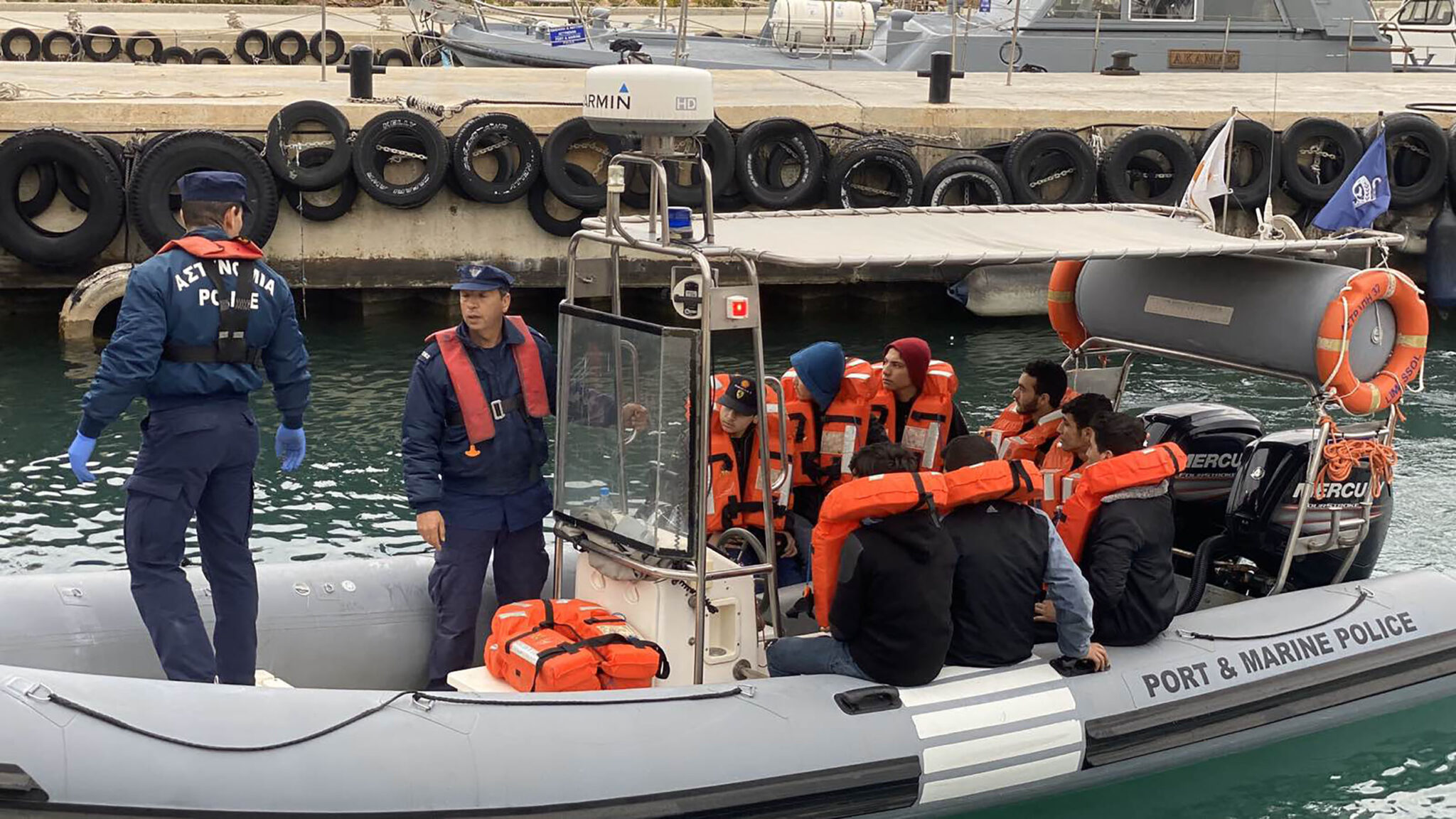 Υπό κράτηση 3 ύποπτοι διακινητές μεταναστών, έφτασαν με βάρκες στο Κάβο Γκρέκο