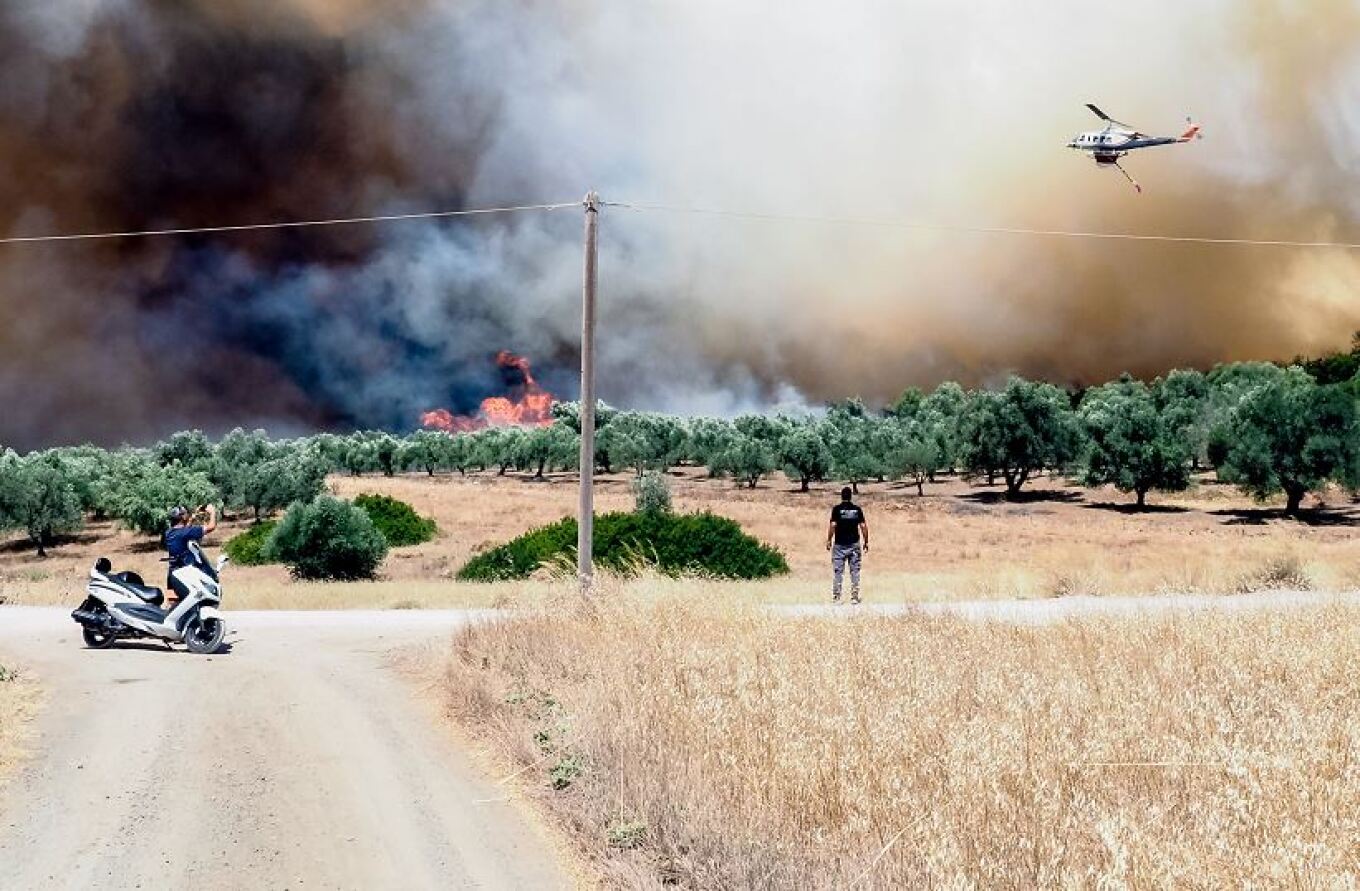 Εκκενώνονται κι άλλοι οικισμοί στην Εύβοια, η κατάσταση στα πύρινα μέτωπα