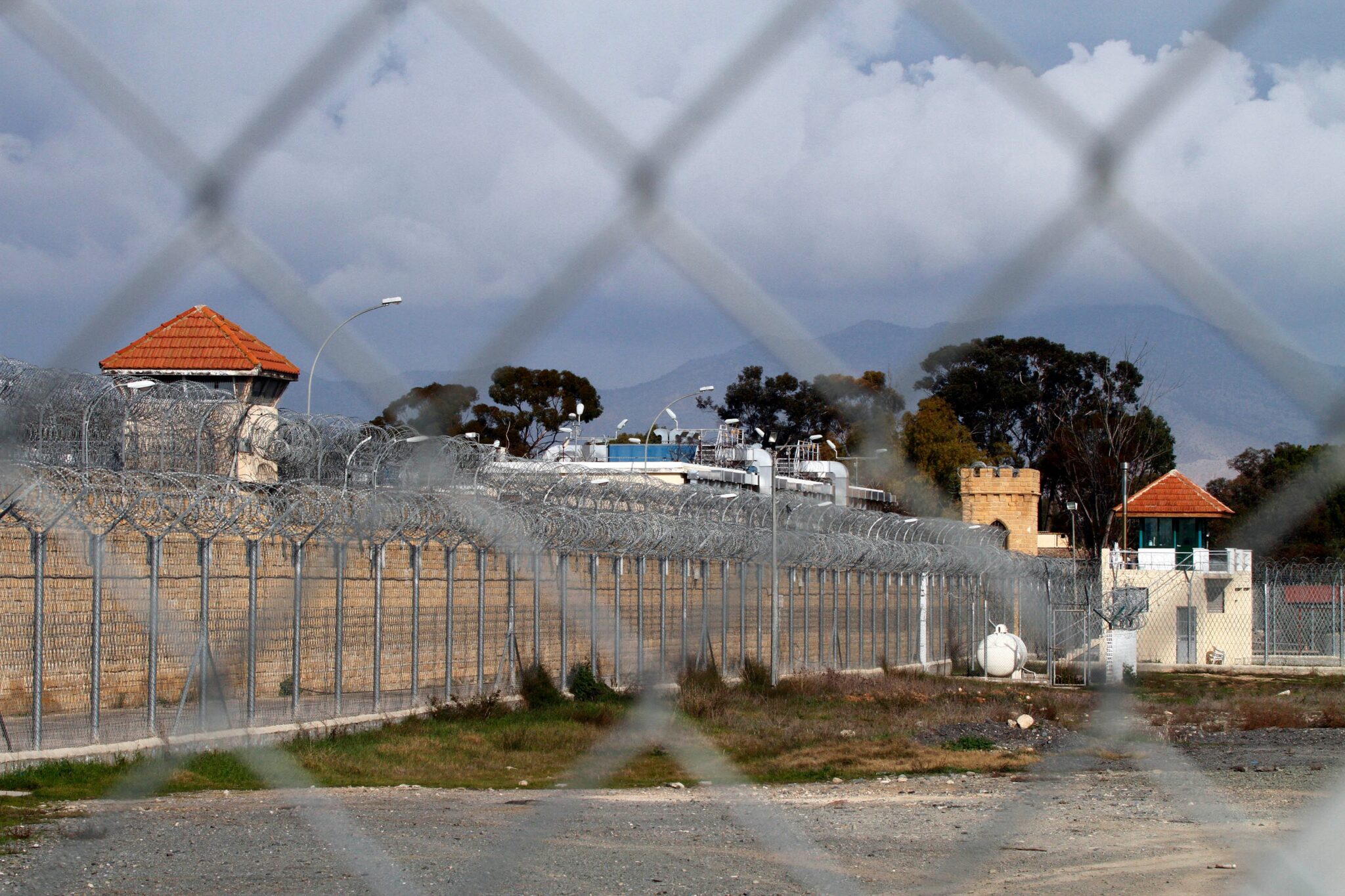 Έτσι έγινε η άγρια συμπλοκή στις Κεντρικές με τραυματίες δύο δεσμοφύλακες